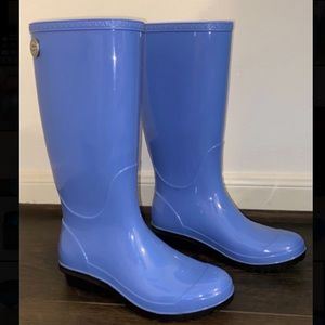 Women’s blue UGG Shaye Rain Boot size 6